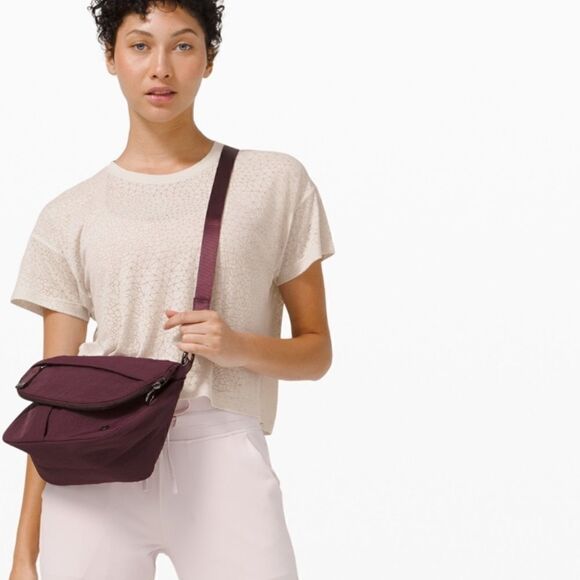New Lululemon Cates Tee  - Picture 5 of 7